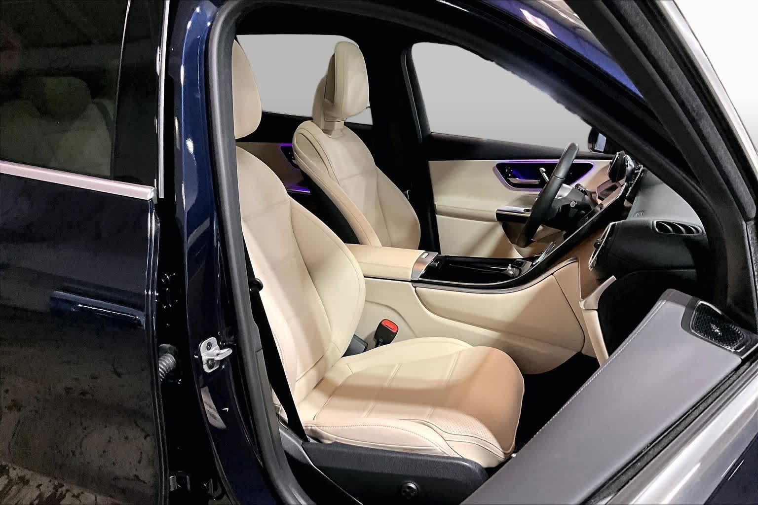 Used 2024 Nautical Blue Metallic Mercedes-Benz GLC 300 image 8