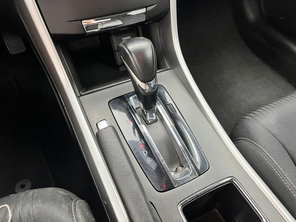 Used 2015 Alabaster Silver Metallic Honda Sport image 27