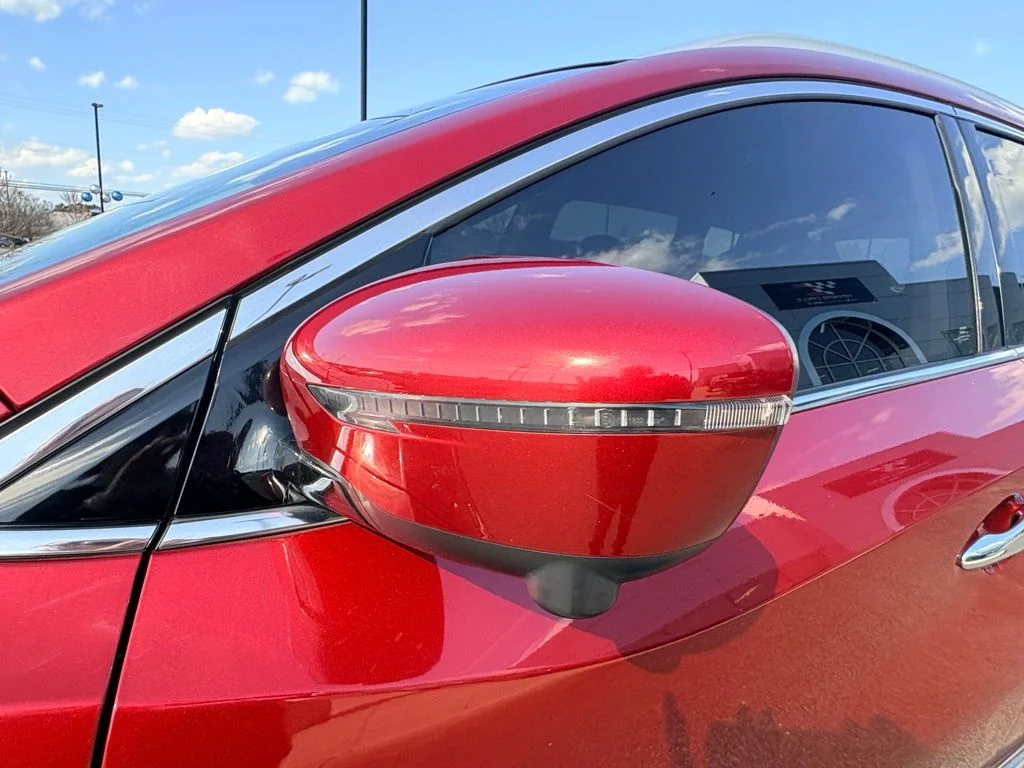Used 2020 Red Nissan SL image 16