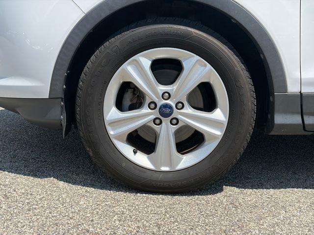 Used 2014 Oxford White Ford SE image 2