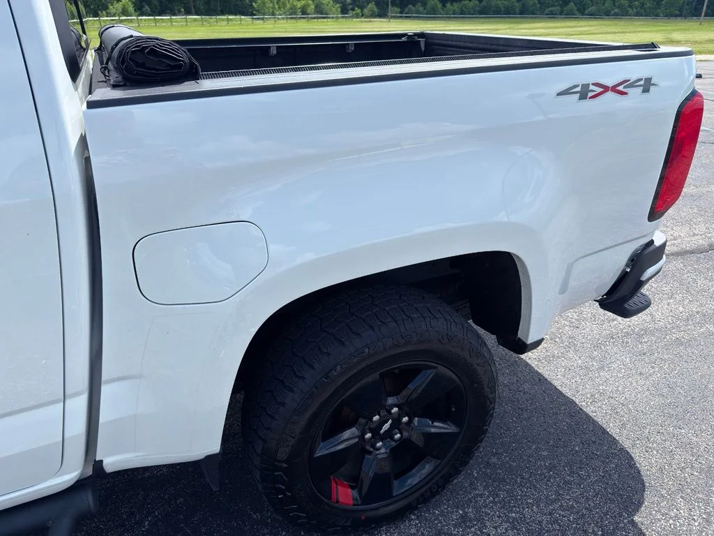Used 2021 White Chevrolet LT image 18