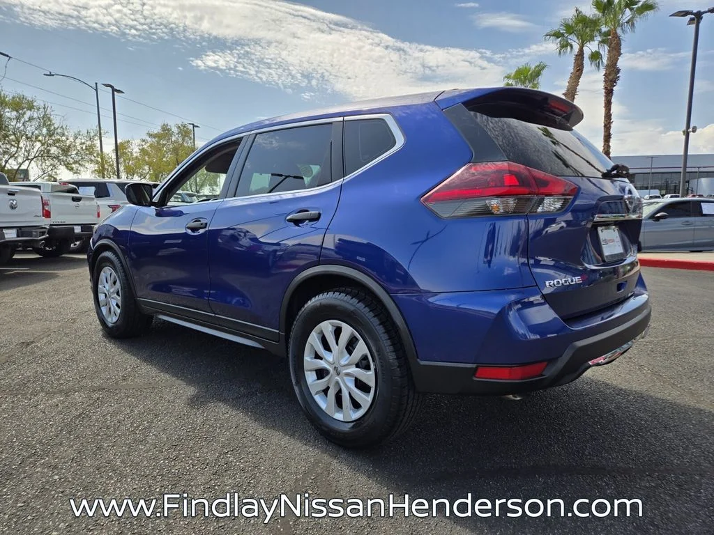 Used 2019 Blue Nissan S image 4