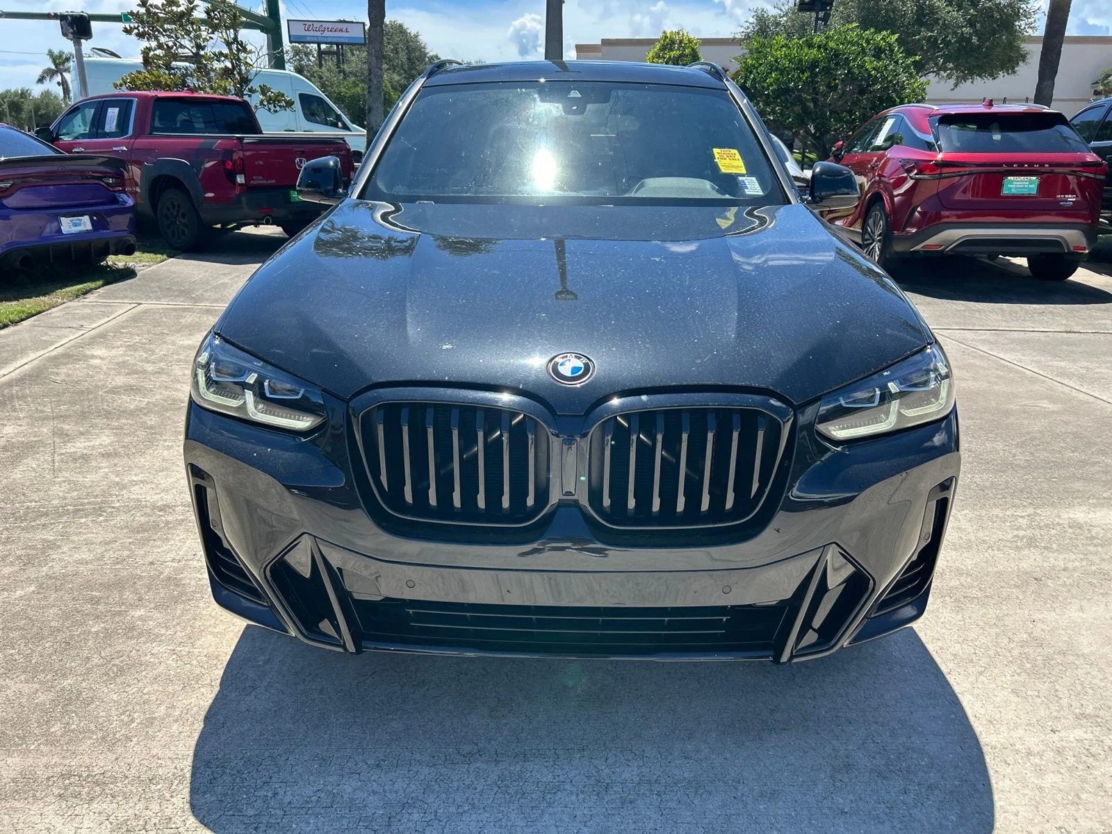 Used 2022 Black Sapphire Metallic BMW sDrive30i image 21