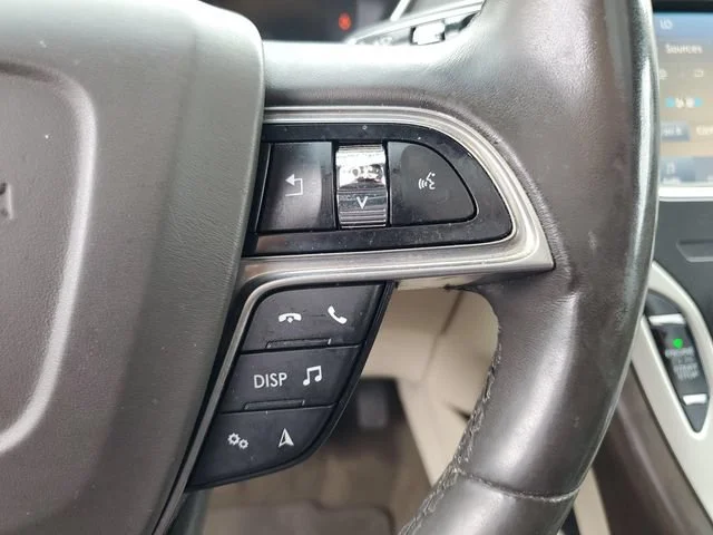 Used 2019 Iced Mocha Prem Lincoln Reserve image 13