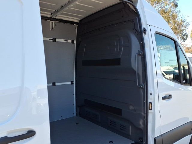 New 2026 Arctic White Mercedes-Benz Cargo 144 WB image 23