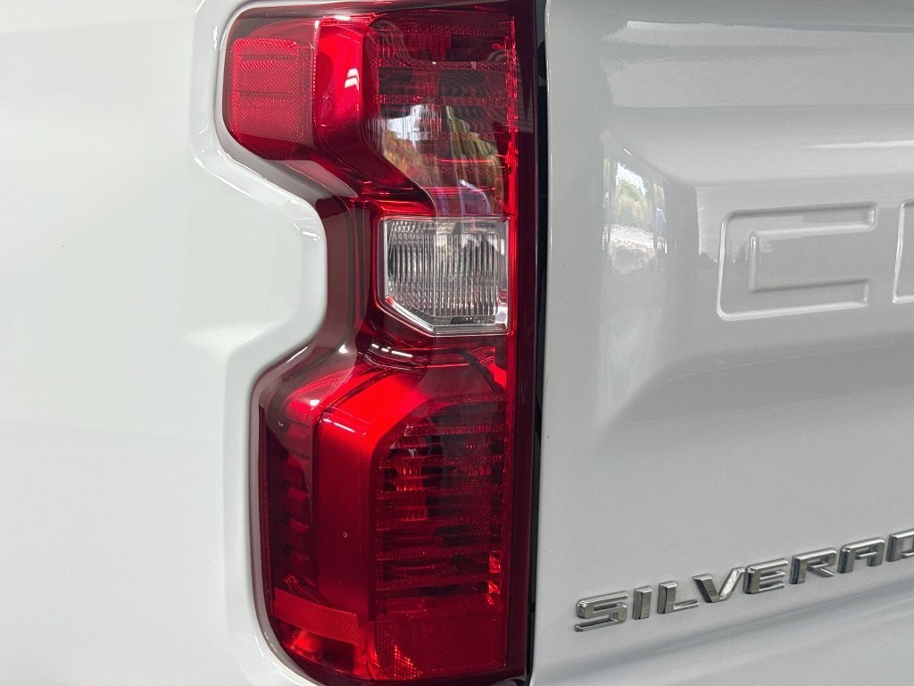 Used 2022 Summit White Chevrolet Custom image 30