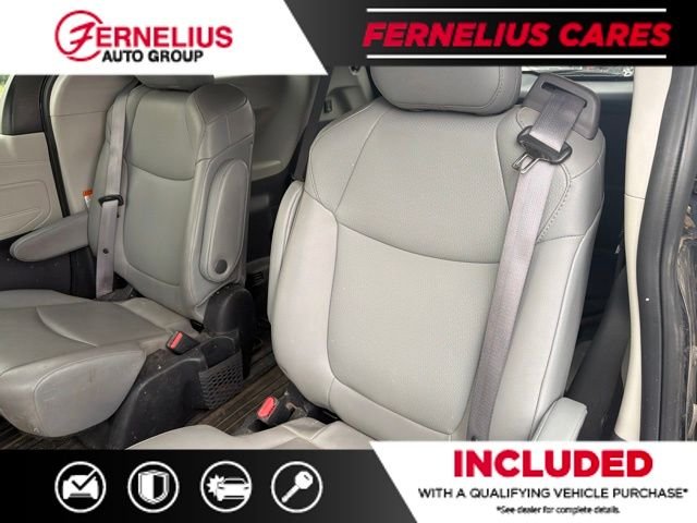 Used 2022  Toyota XLE image 7