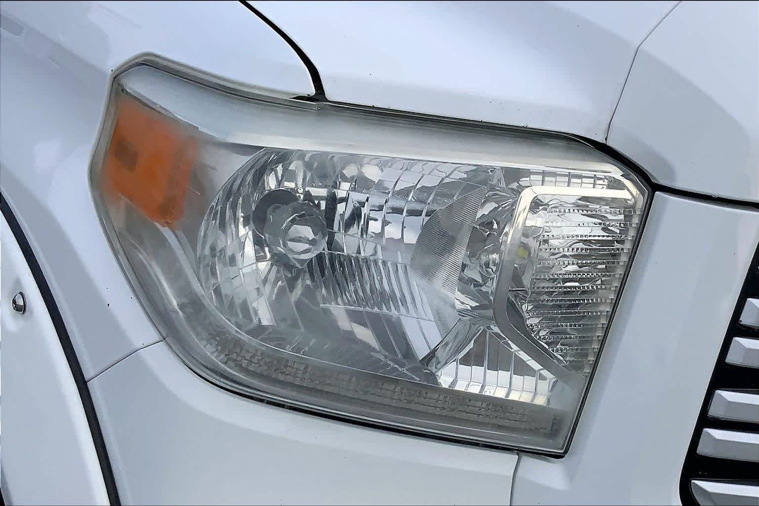 Used 2016 Super White Toyota Platinum image 24