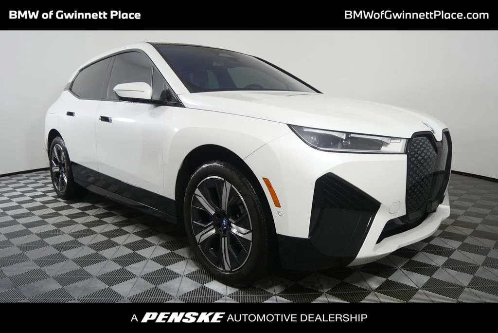 2023 BMW iX xDrive50's photo