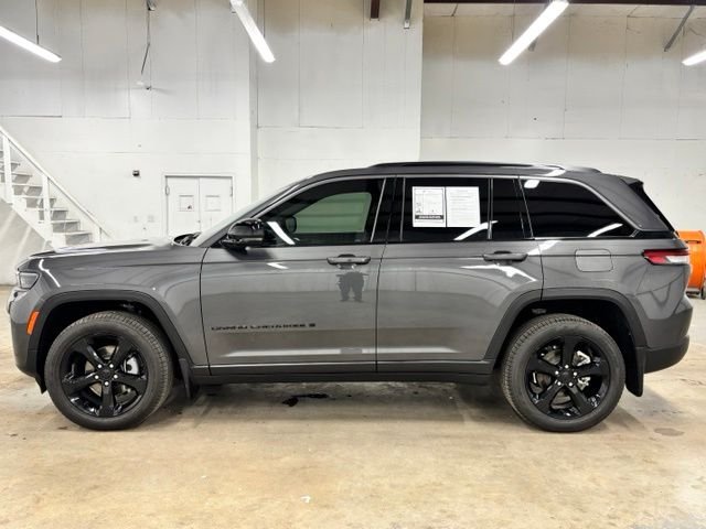 Used 2026 Gray Jeep Limited image 4