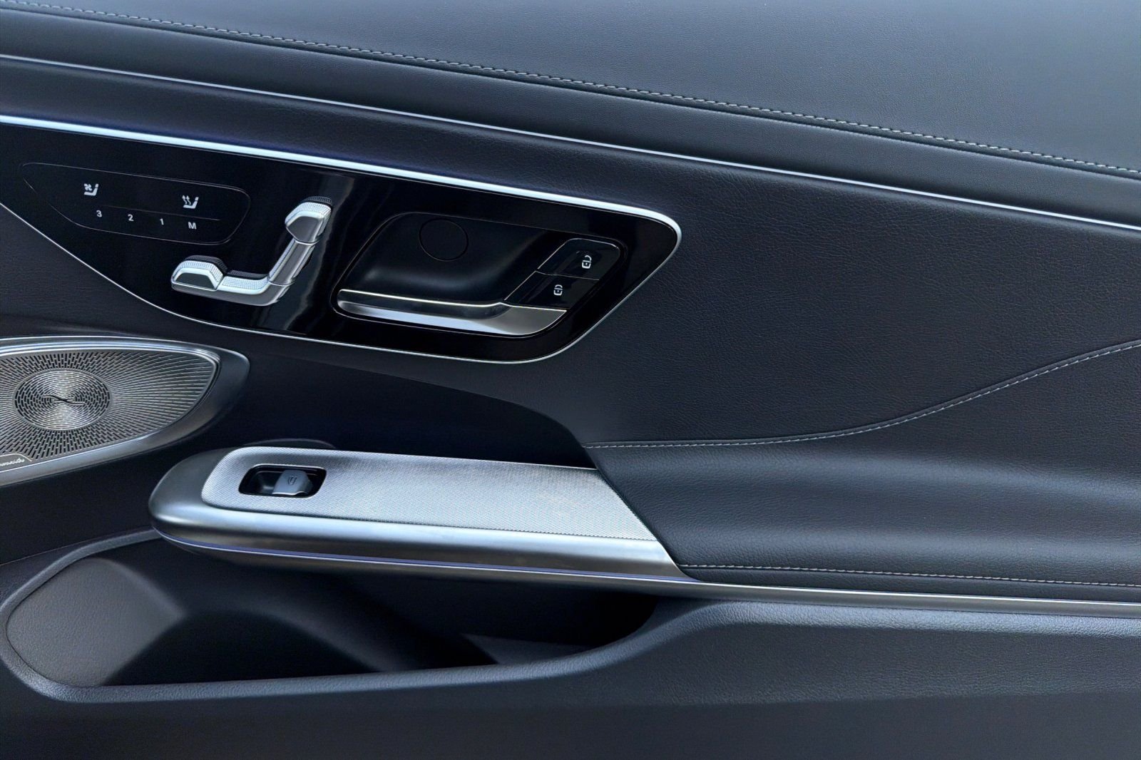 New 2026 Obsidian Black Metallic Mercedes-Benz CLE 450 image 35