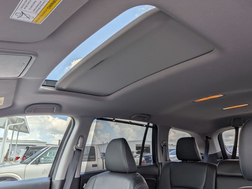 Used 2022 Black Honda EX-L image 13