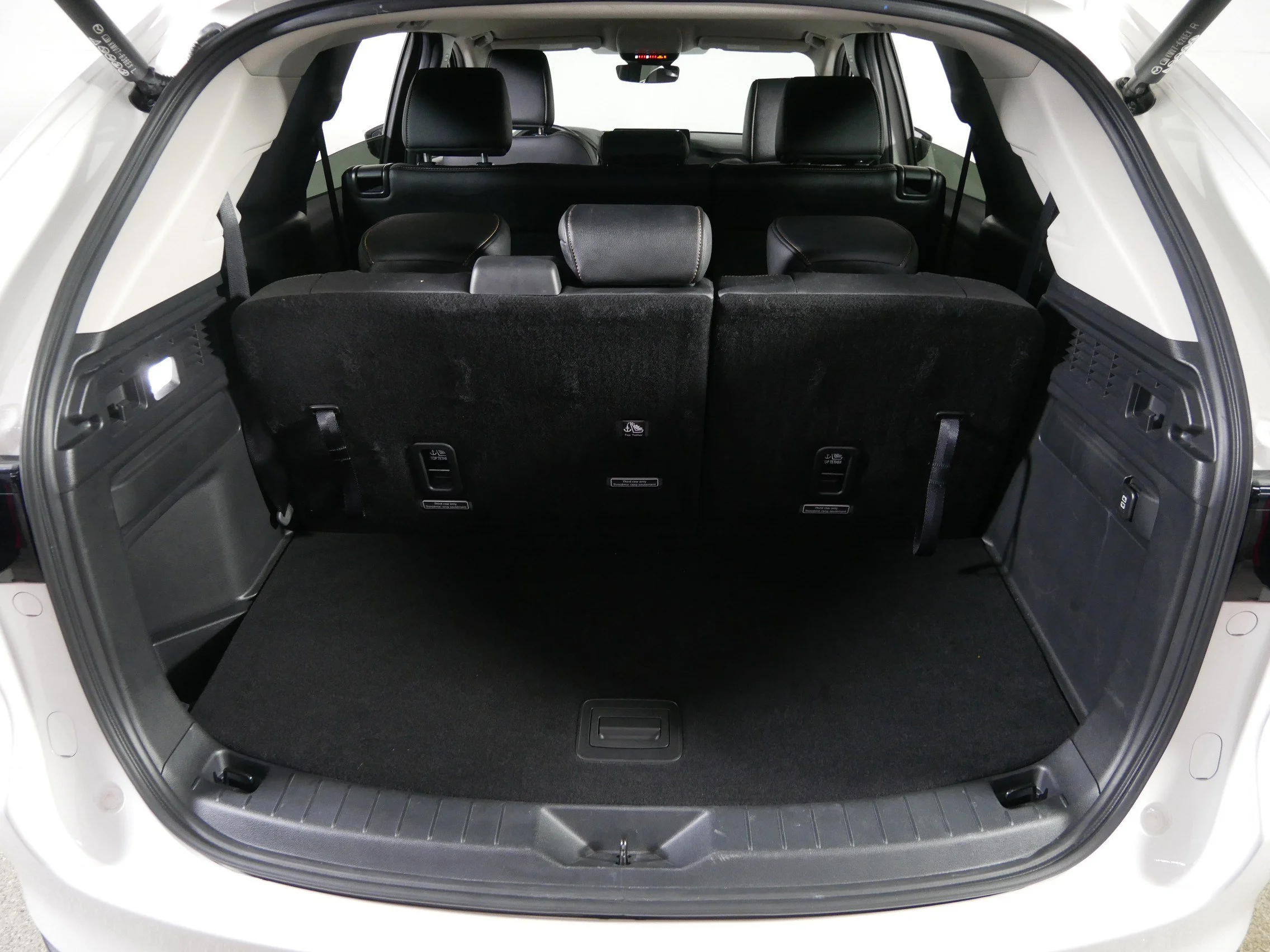 Certified Used 2025 Rhodium White Premium Mazda Select Package image 18