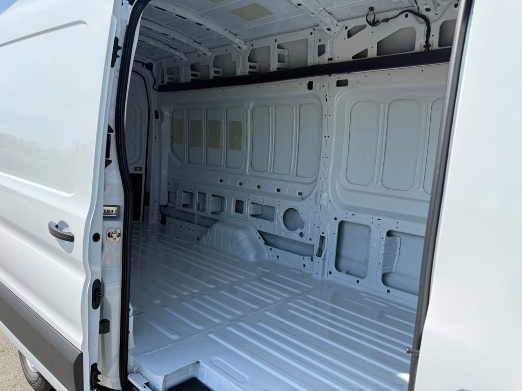 New 2026 Oxford White Ford Cargo Van image 47
