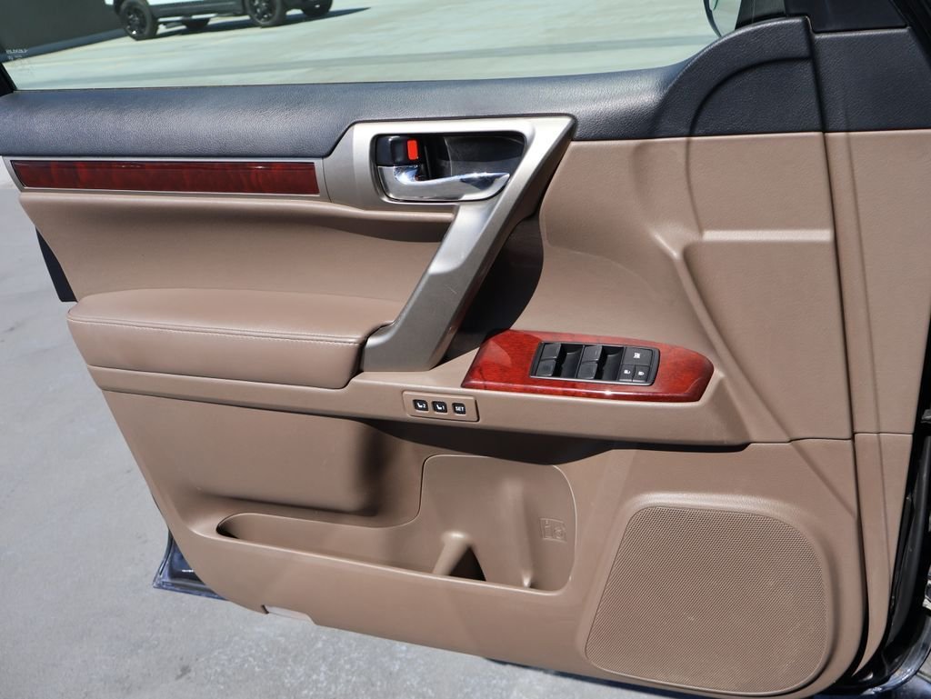 Used 2019 Nightfall Mica Lexus 460 image 35