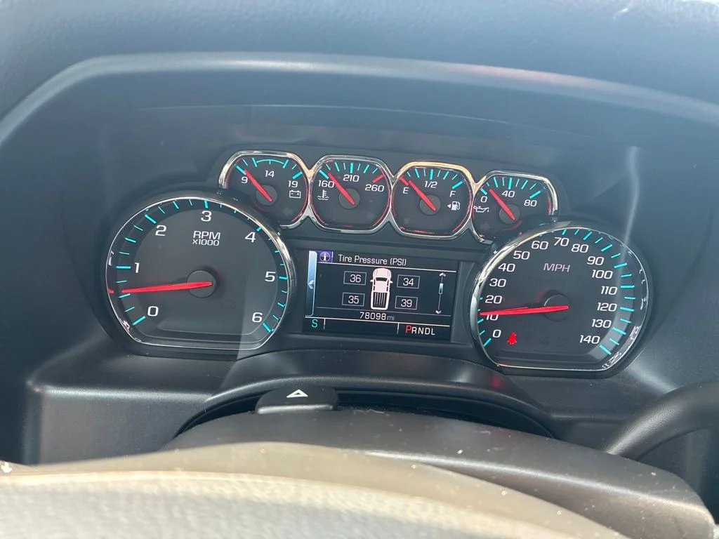 Used 2019 Silver Chevrolet LT image 4