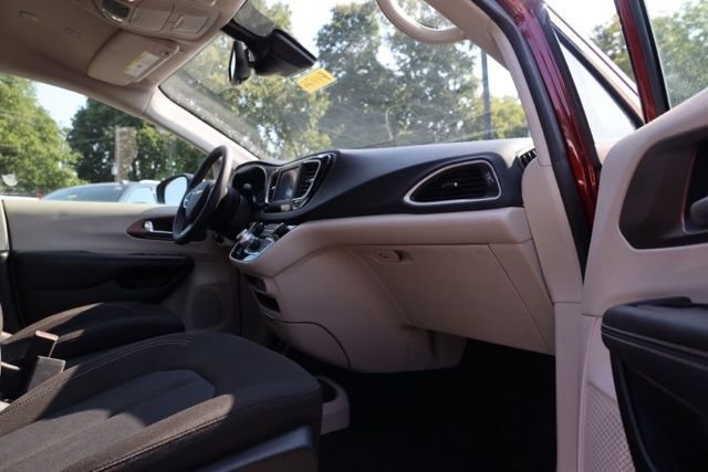 Used 2023 Red Chrysler LX image 39