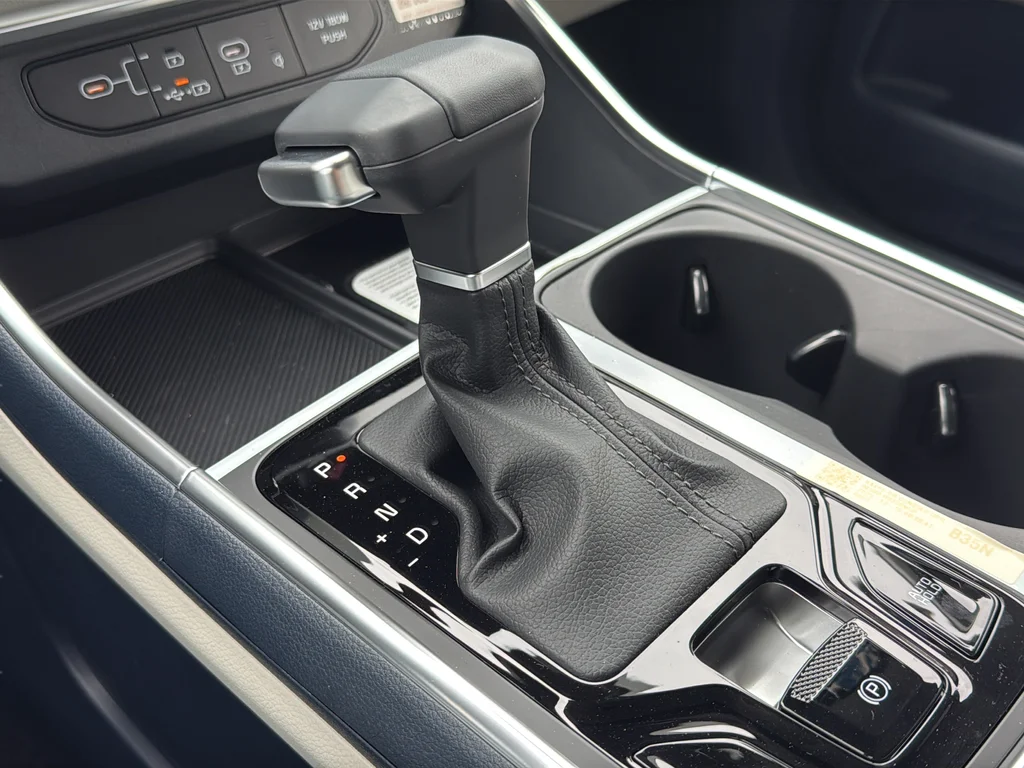 New 2026 Snow White Pearl Kia EX image 22