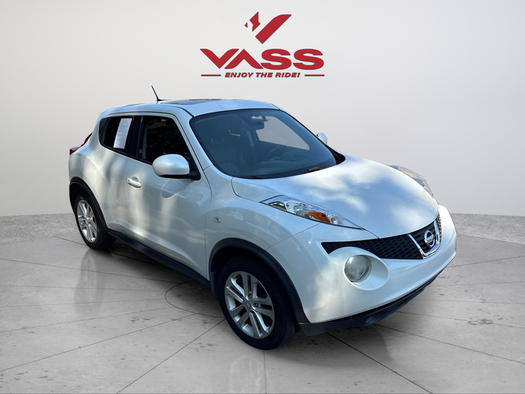 Used 2013 White Nissan SL image 7