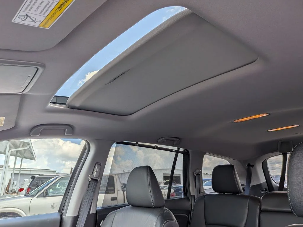 Used 2022 Black Honda EX-L image 13