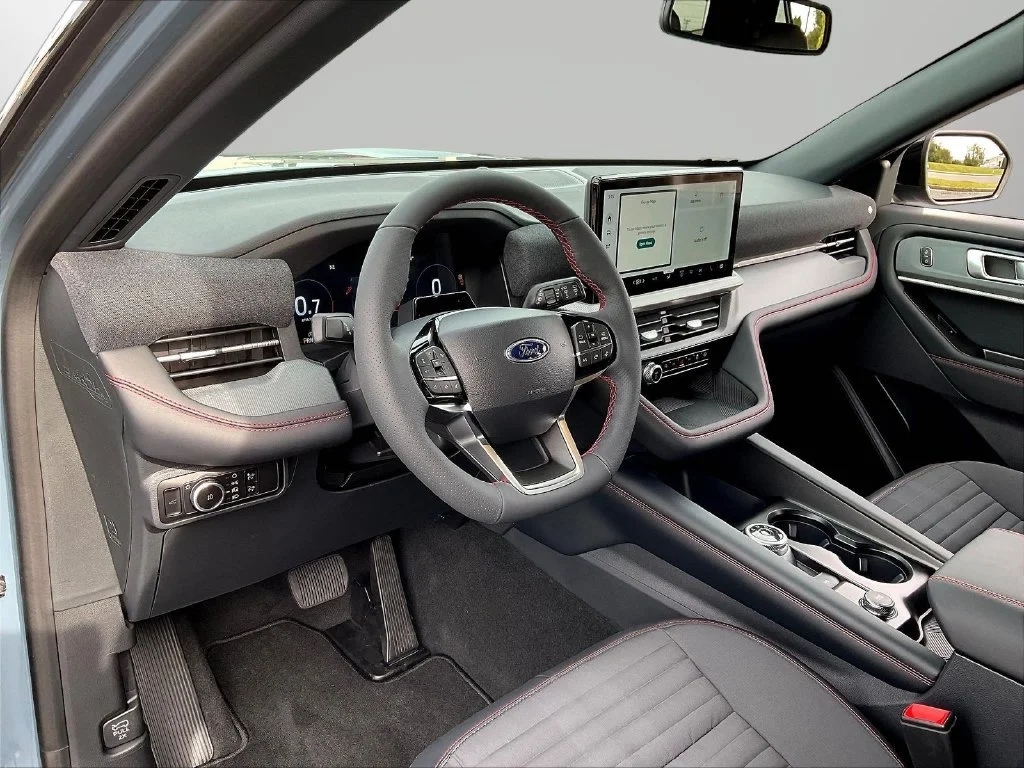 New 2027 Vapor Blue Metallic Ford ST-Line image 7