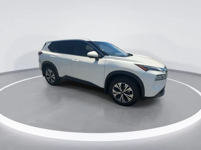 Used 2021 White Nissan SV image 2