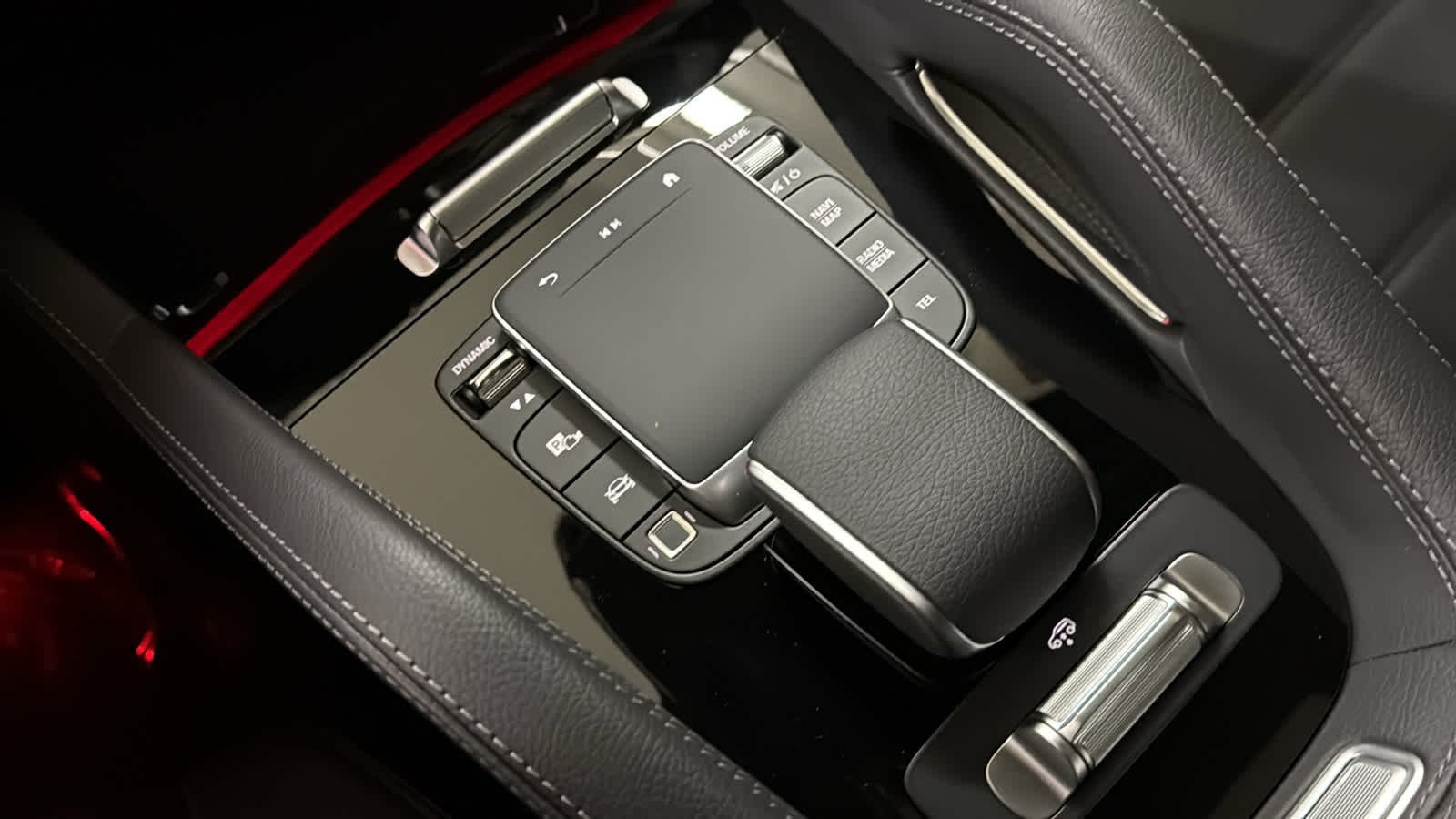 New 2026 MANUFAKTUR Alpine Grey Mercedes-Benz GLE 580 image 24