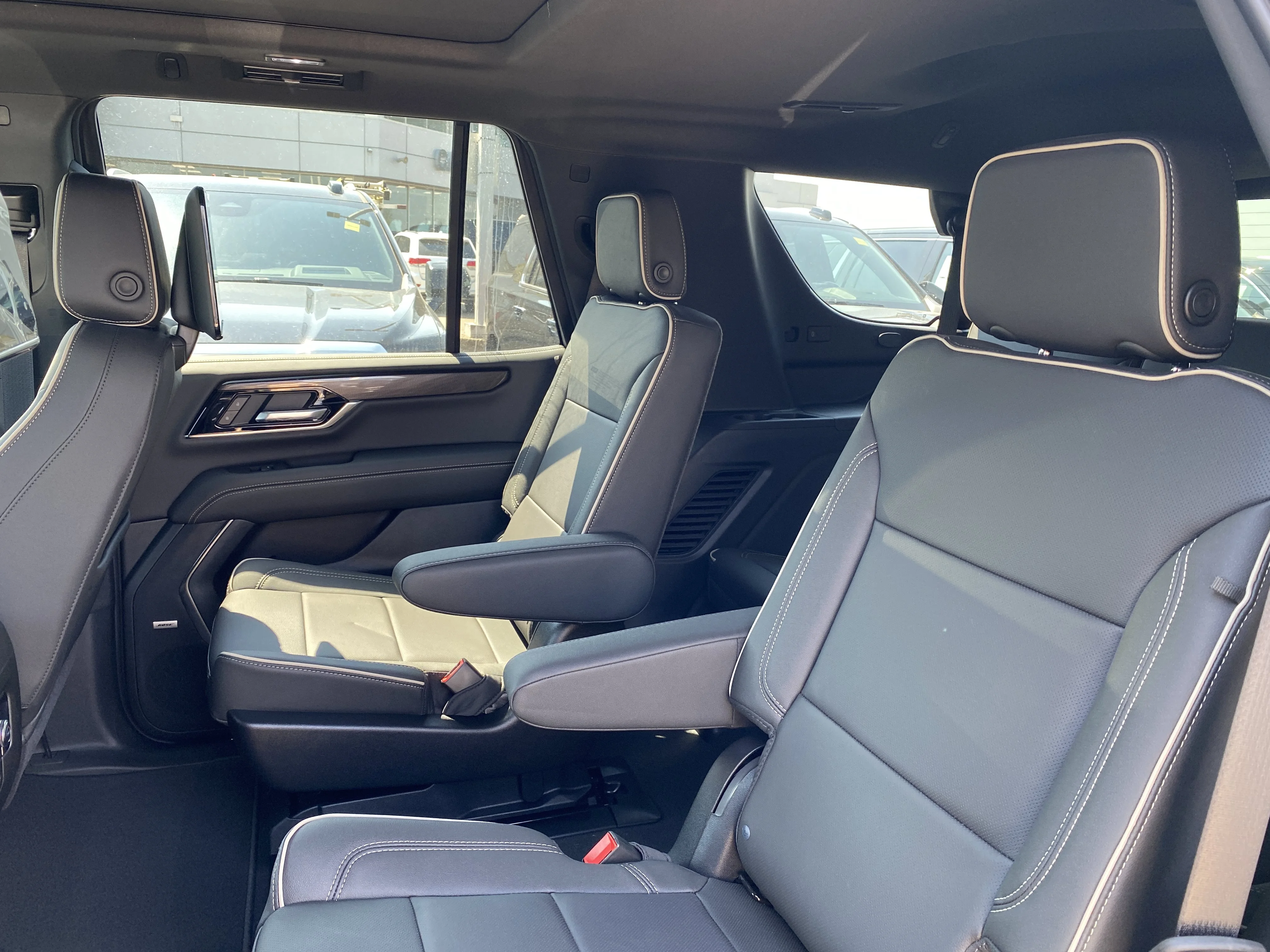 New 2026 ONYX BLACK GMC Elevation image 28