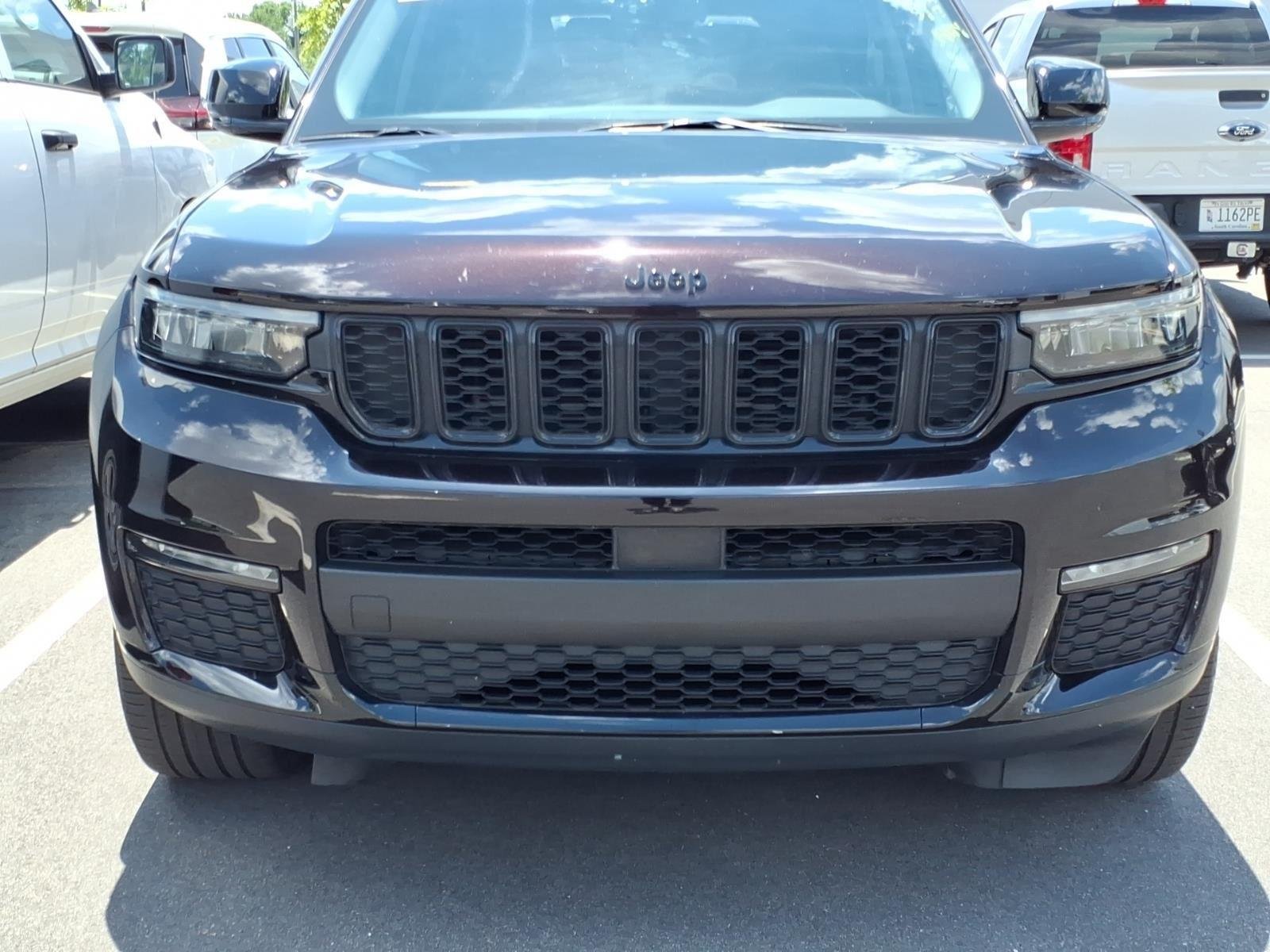 Used 2022 Ember Pearlcoat Jeep Limited image 5