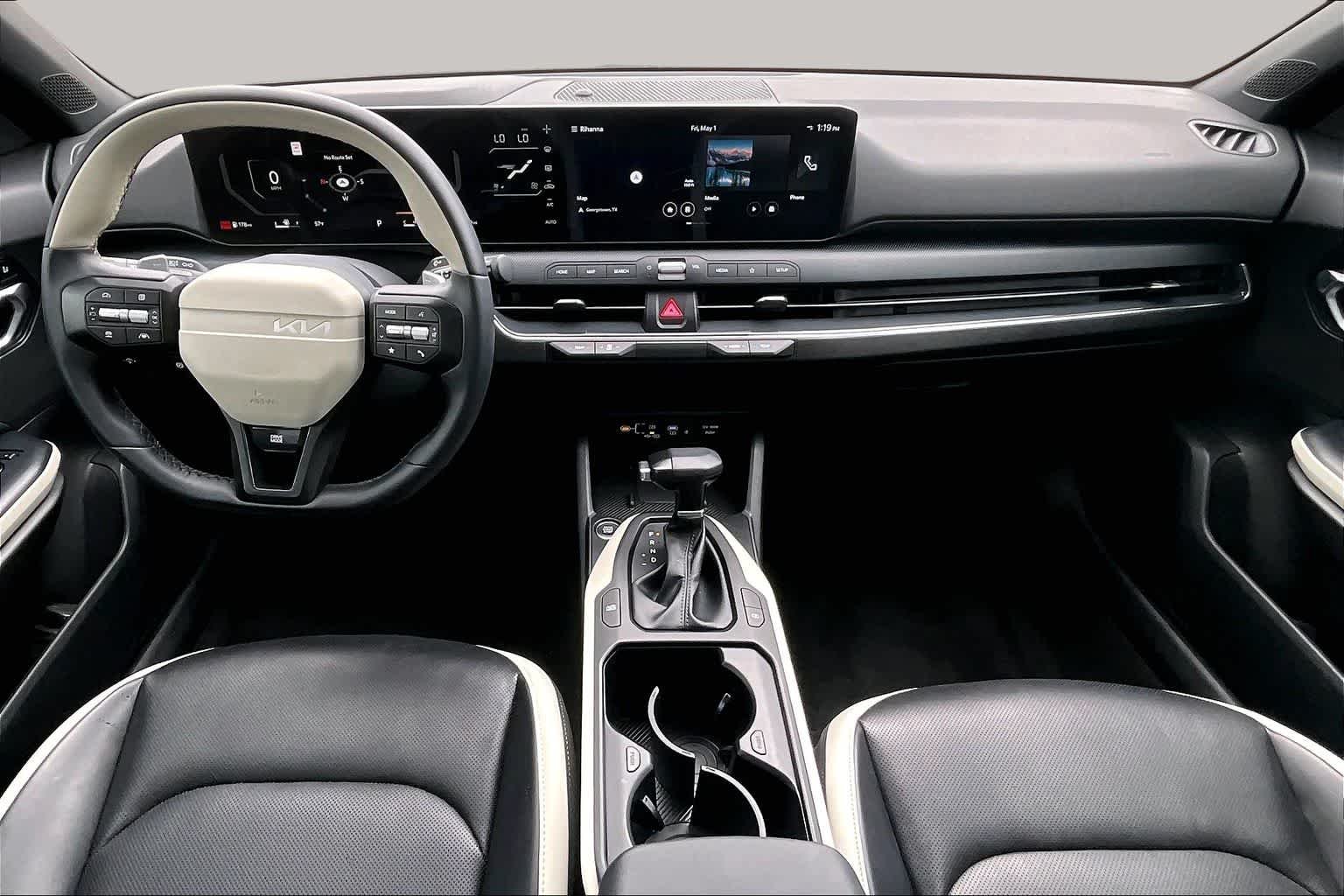 Used 2025 Snow White Pearl Kia GT-Line image 16