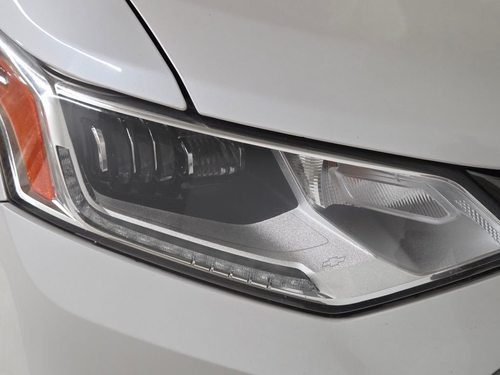 Used 2018 Beige Chevrolet Premier image 14