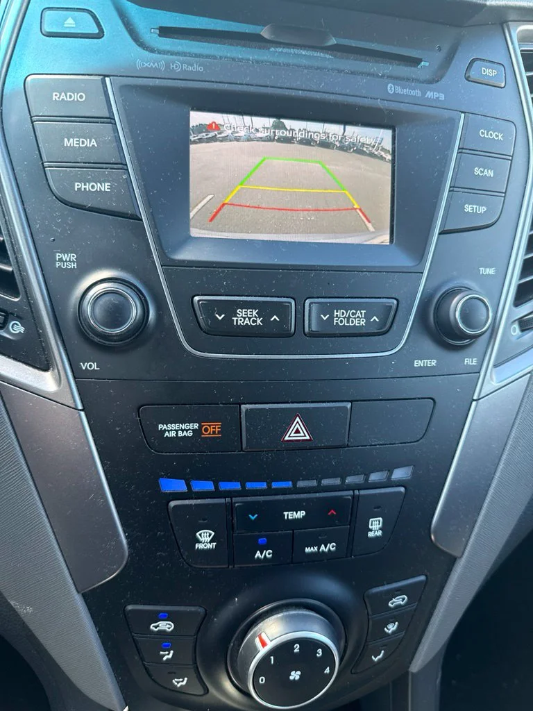 Used 2014 Silver Hyundai Base image 4
