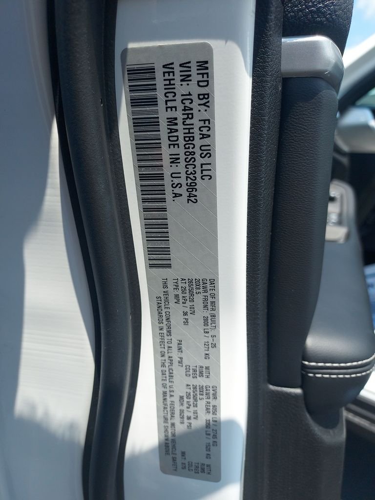 Used 2025 White Jeep Limited image 27