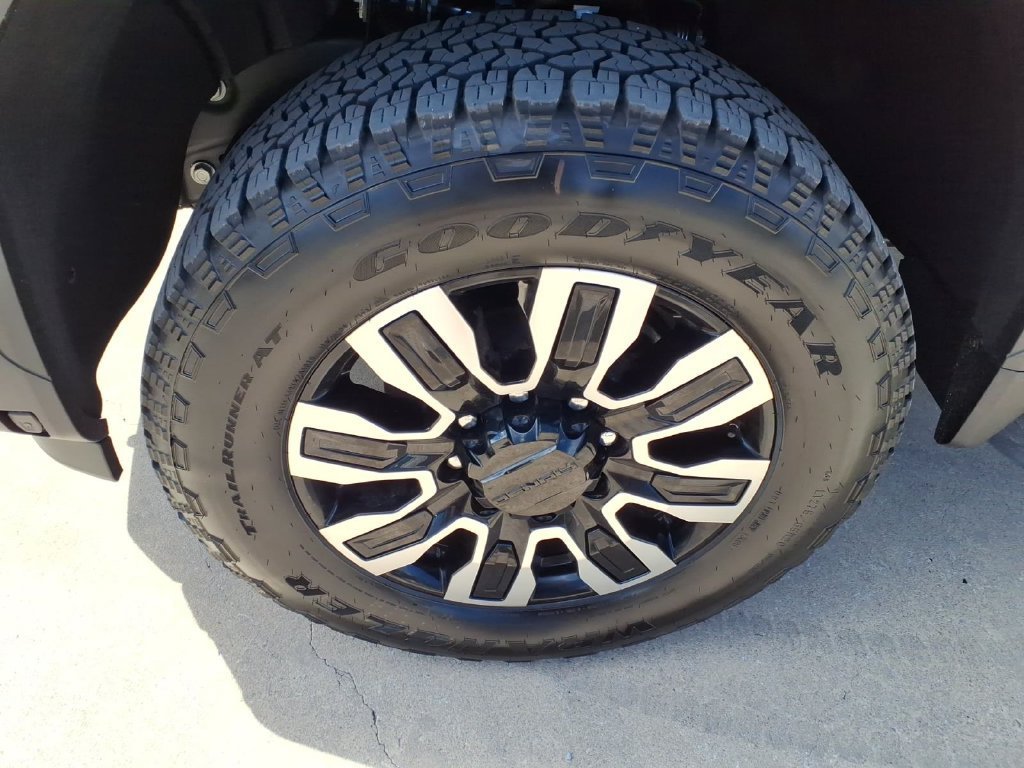 2026 GMC Sierra 2500HD Denali Ultimate - Photo 9