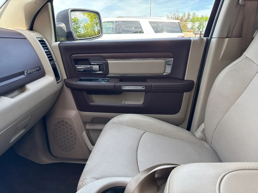 Used 2017 Delmonico Red Pearlcoat Ram Laramie image 25