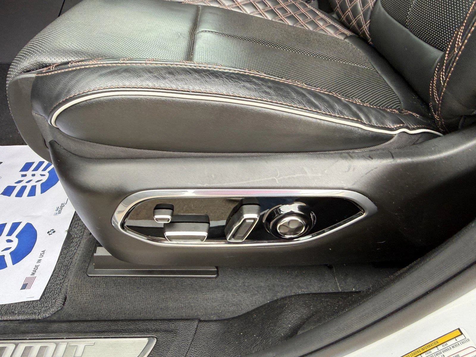 Used 2025 Metallic Jeep Overland image 15