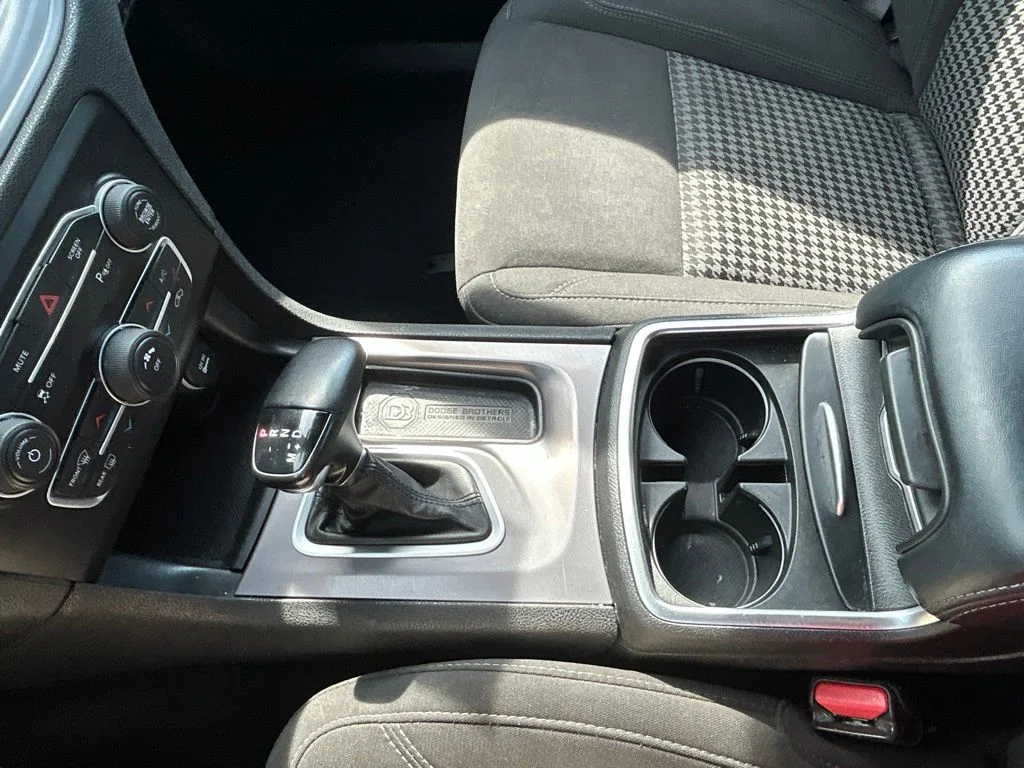 Used 2023 Granite Crystal Clearcoat Metallic Dodge SXT image 32