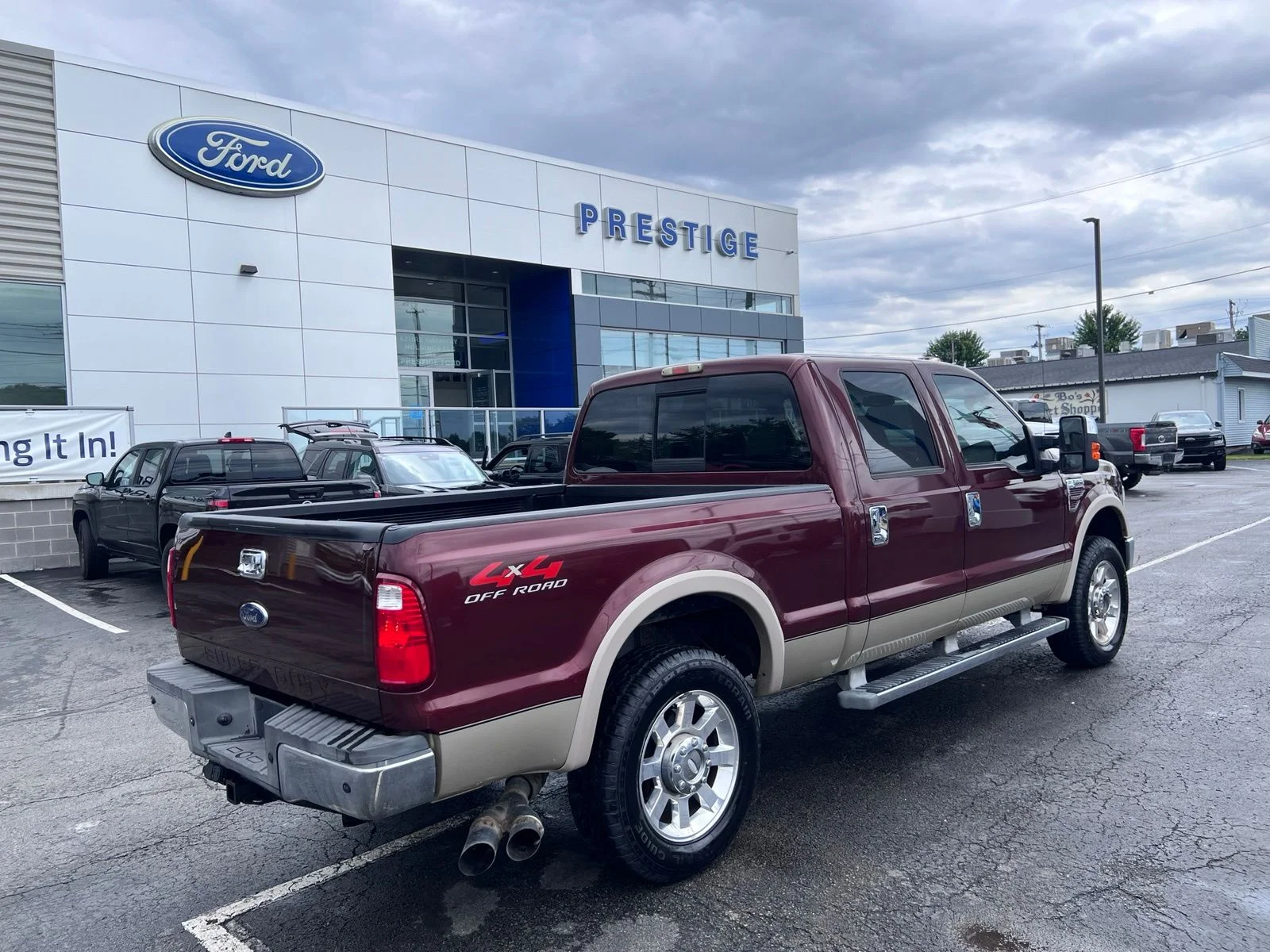 Used 2009 Royal Red Clearcoat Metallic Ford Lariat image 8