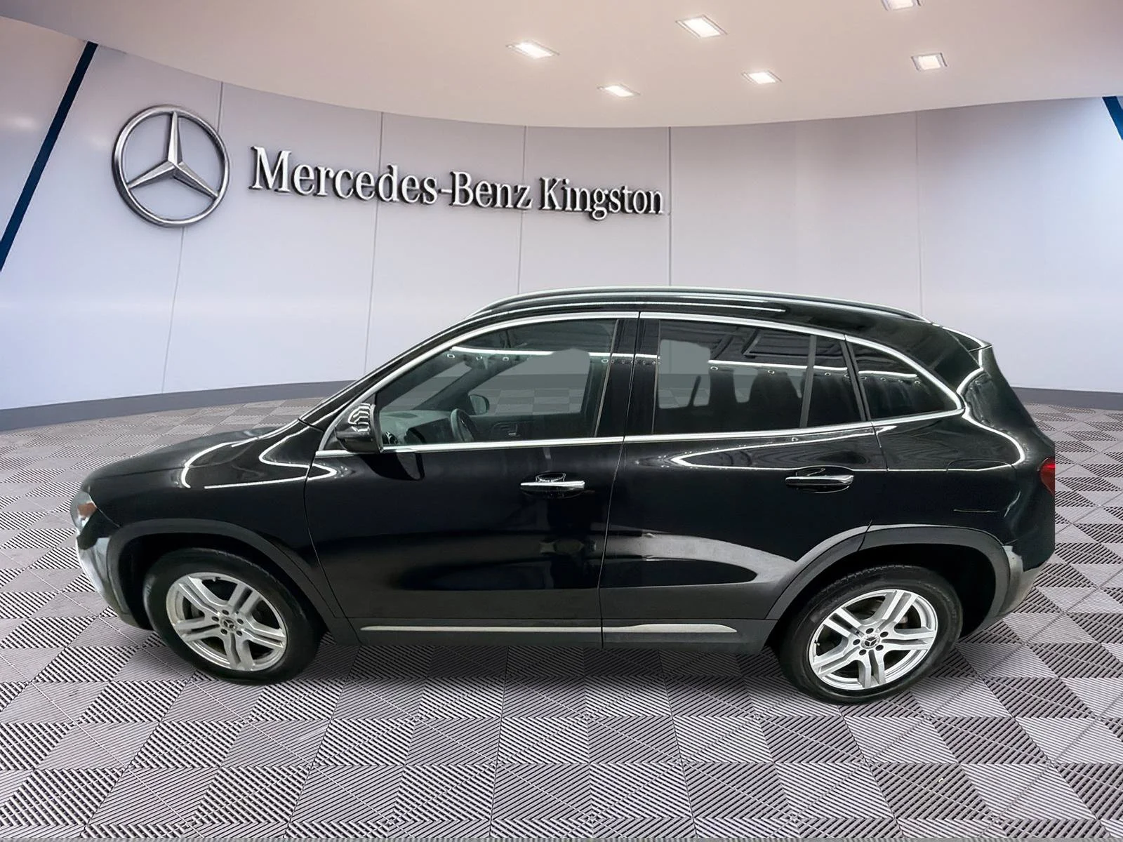 Used 2023 Black Mercedes-Benz GLA 250 image 8