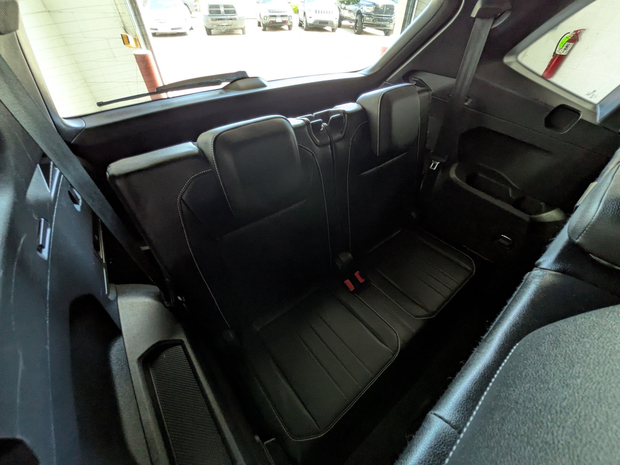 Used 2023 Deep Black Volkswagen SE R-Line Black image 30