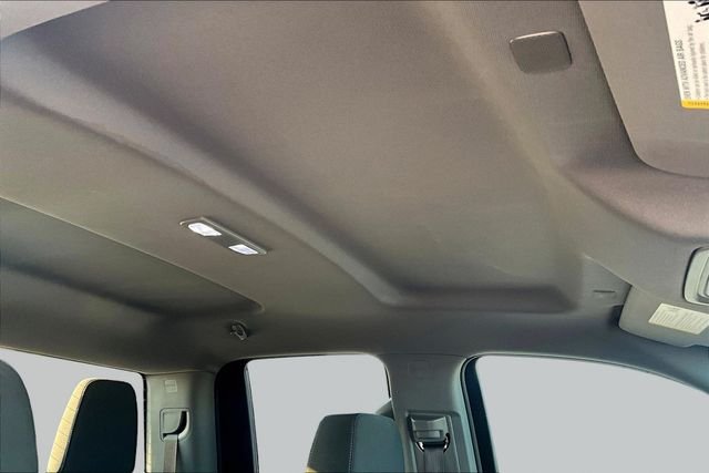 Used 2023 Silver GMC Elevation image 14