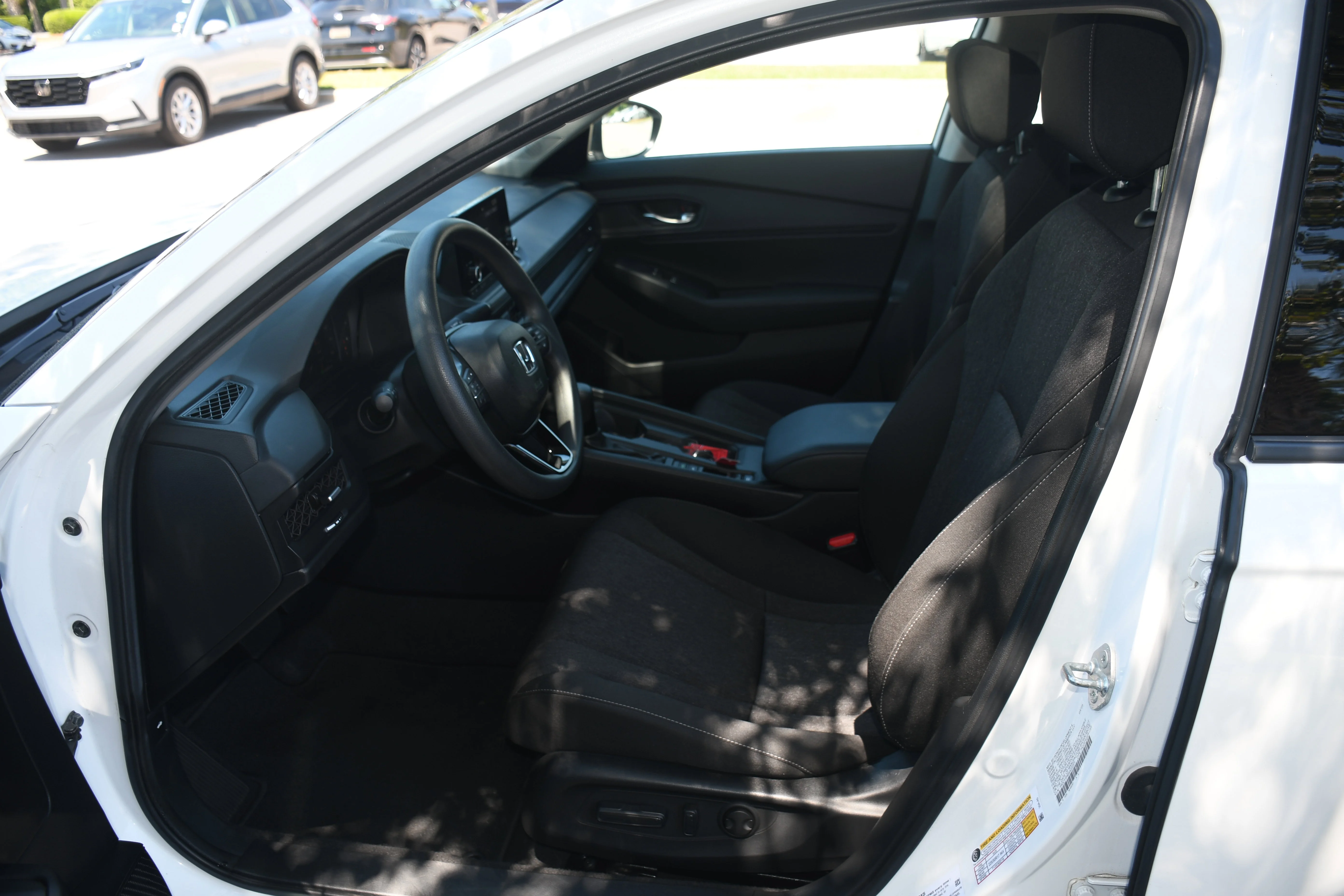 Used 2025  Honda SE image 8
