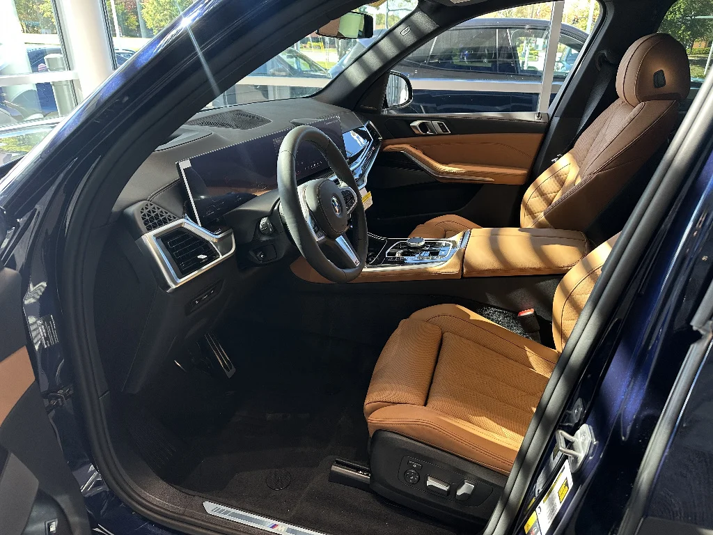 New 2026 Tanzanite Blue II Metallic BMW xDrive50e image 12