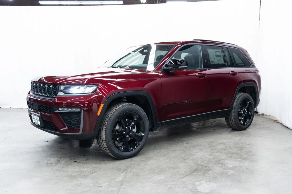New 2026 Velvet Red Pearl-Coat Exterior Paint Jeep Limited image 3