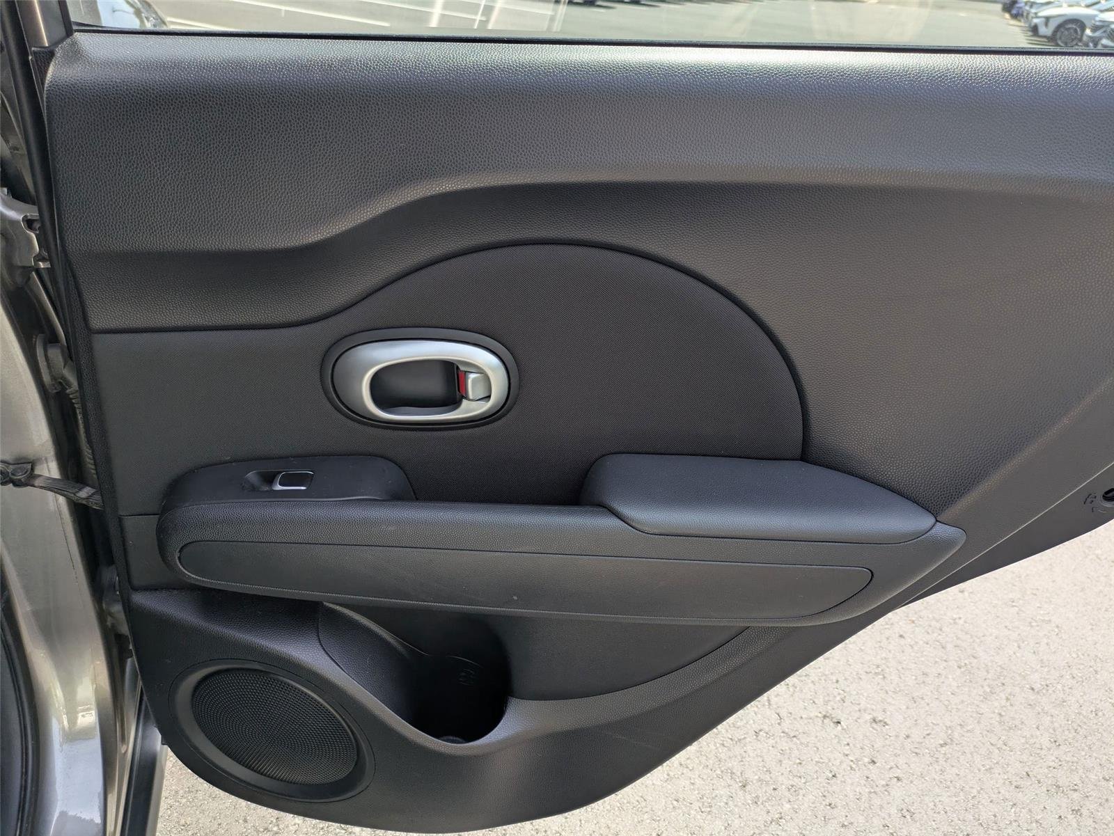 Used 2018 Titanium Gray Kia + image 32