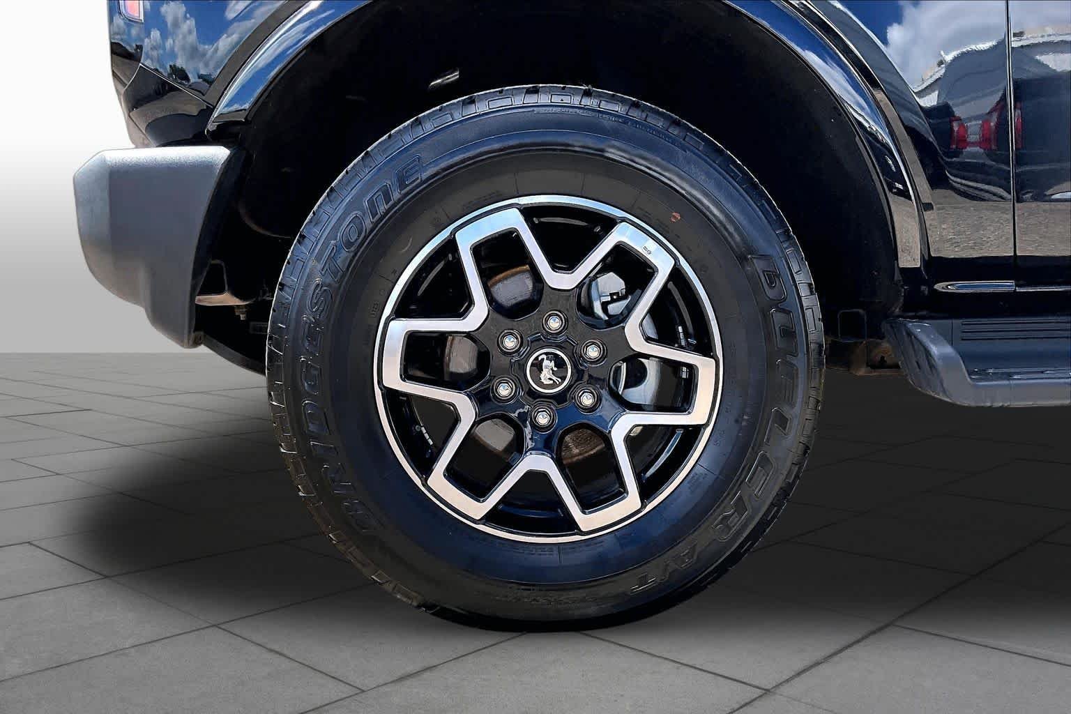 Certified Used 2025 Shadow Black Ford Outer Banks image 13