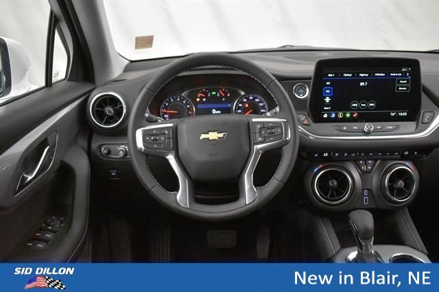 New 2026 Summit White Chevrolet 3LT image 4
