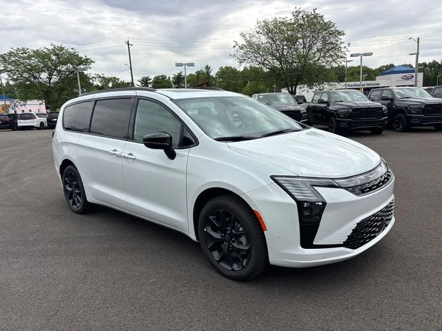 New 2027 Bright White Clear-Coat Exterior Paint Chrysler Limited image 2