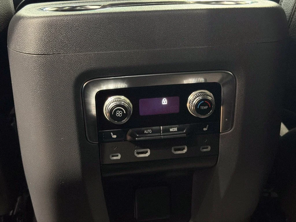 Used 2024 White Frost Tricoat GMC Denali image 20