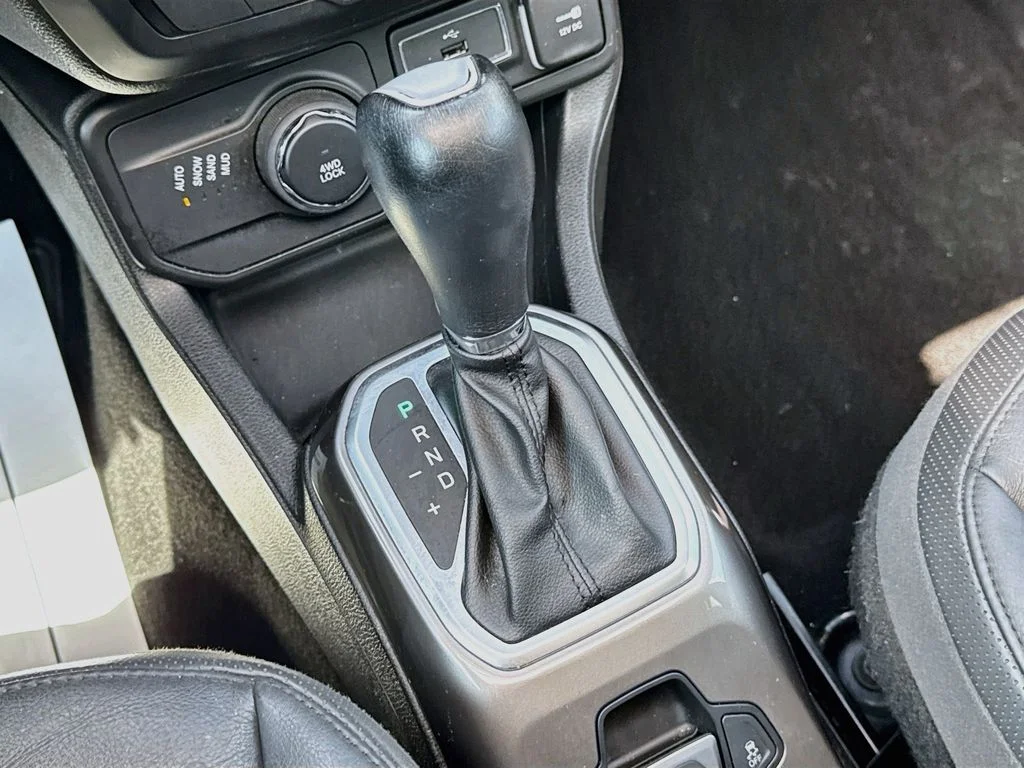Used 2018 Black Jeep Limited image 19